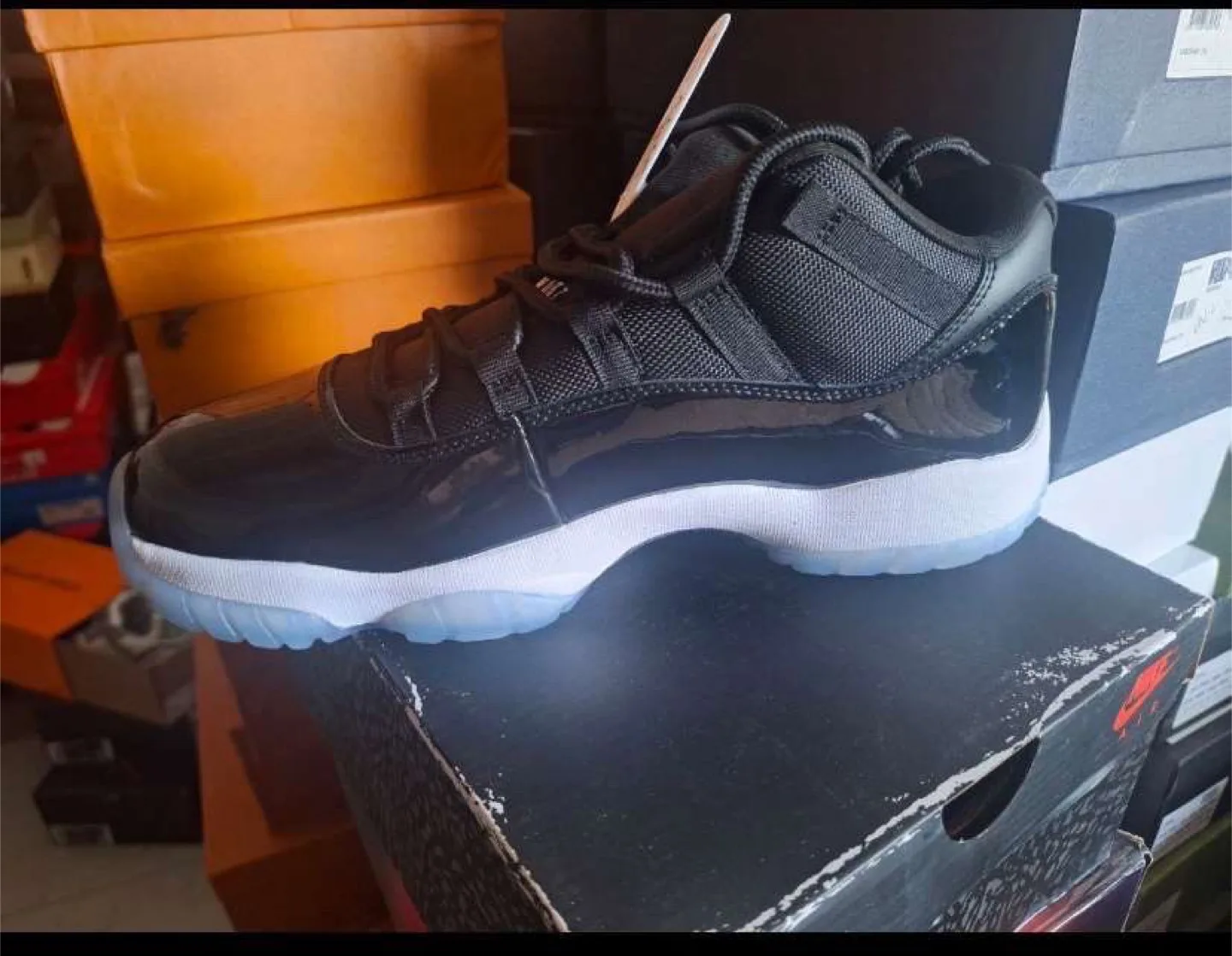 Air Jordan 11 Retro Concord thumbnail