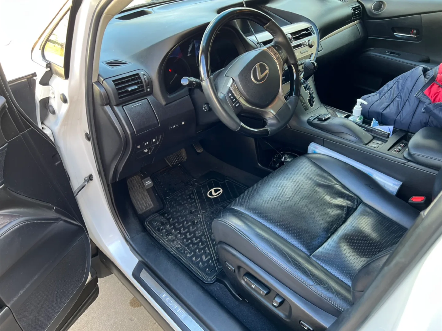 2015 Lexus RX 350 - White SUV Sport design image indicator(5)