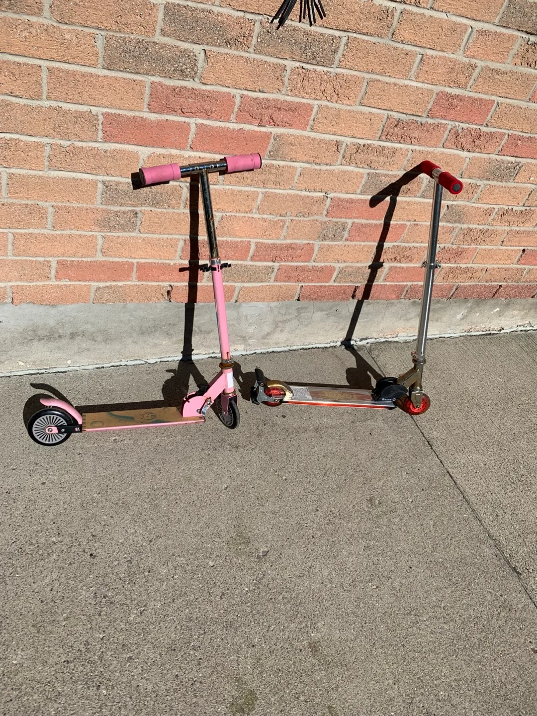 Two Kids Scooters thumbnail
