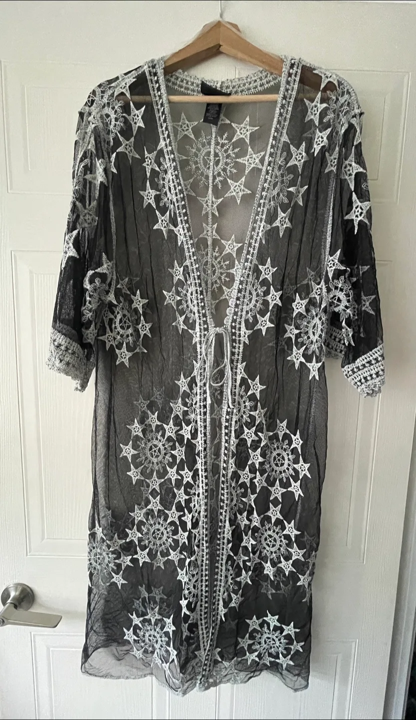 Nordstrom Rack Embroidered Tie Front Duster Cover-Up size M/L image indicator(3)