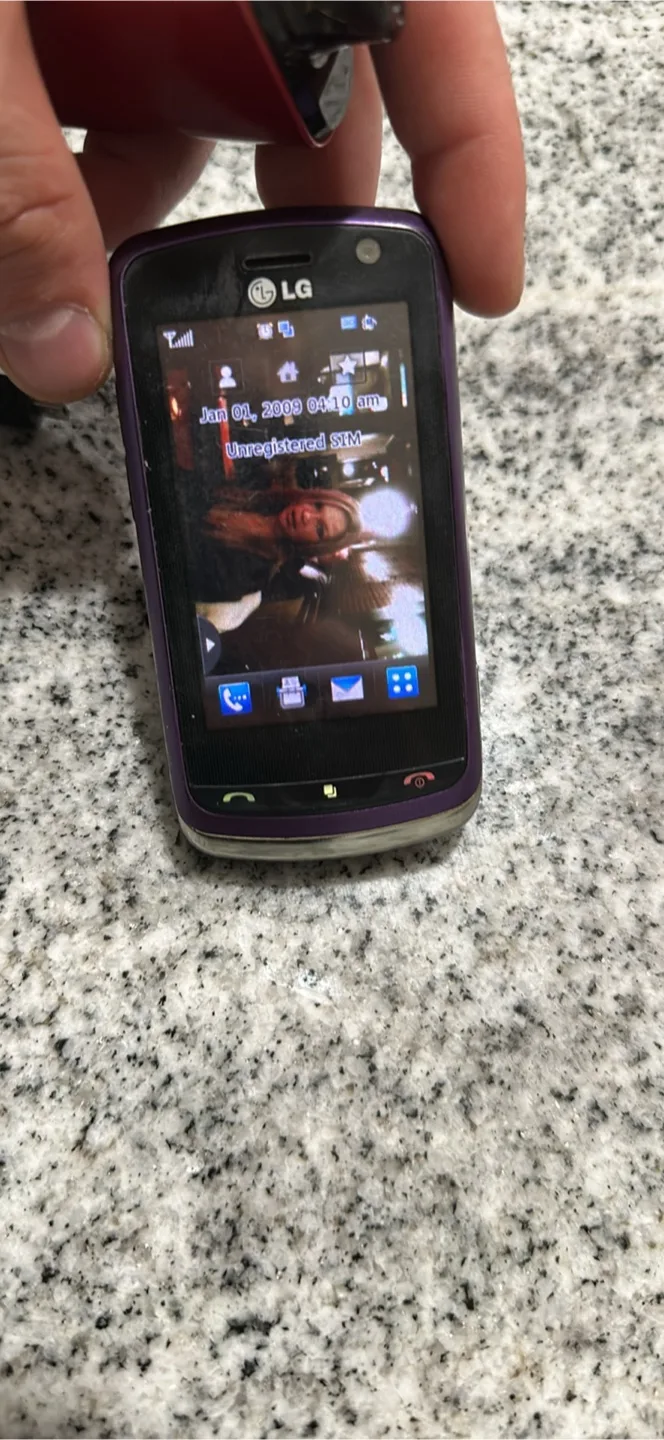 LG KG855 Chocolate Purple Slider Phone thumbnail