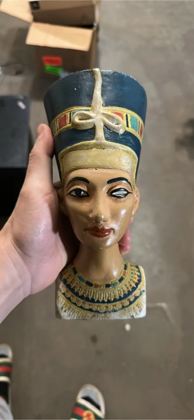 Antique Egyptian Nefertiti Bust Statue thumbnail