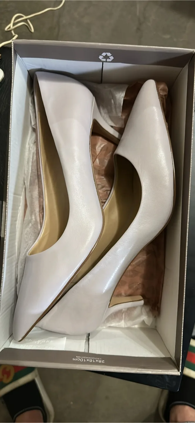 Women's Lilac Tudor Heels - Size 7 thumbnail