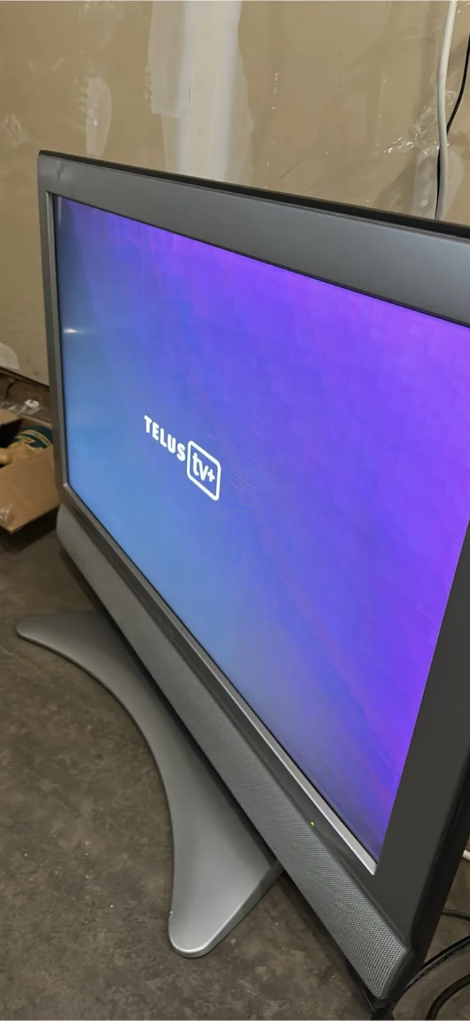 LG 40-inch LCD HDTV thumbnail