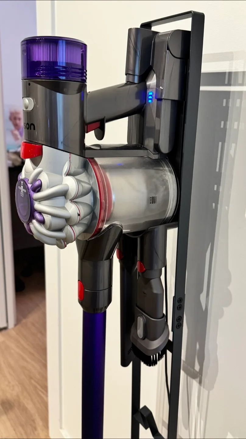 Dyson V8 Origin Plus with Metal Storage Bracket Stand Holder image indicator(3)