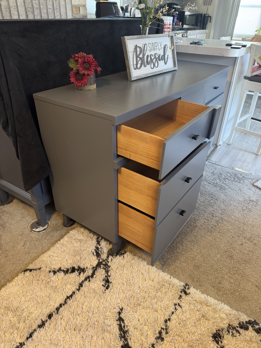 ✨✨ GORGEOUS GRAY LONG VINTAGE 6 DRAWER DRESSER✨✨ - photo 2