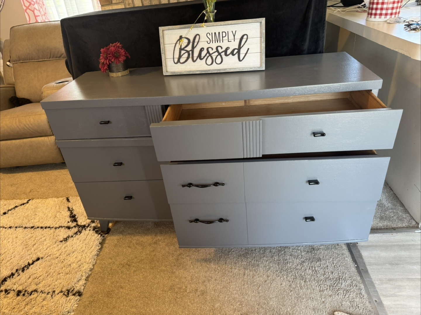 ✨✨ GORGEOUS GRAY LONG VINTAGE 6 DRAWER DRESSER✨✨ - photo 3