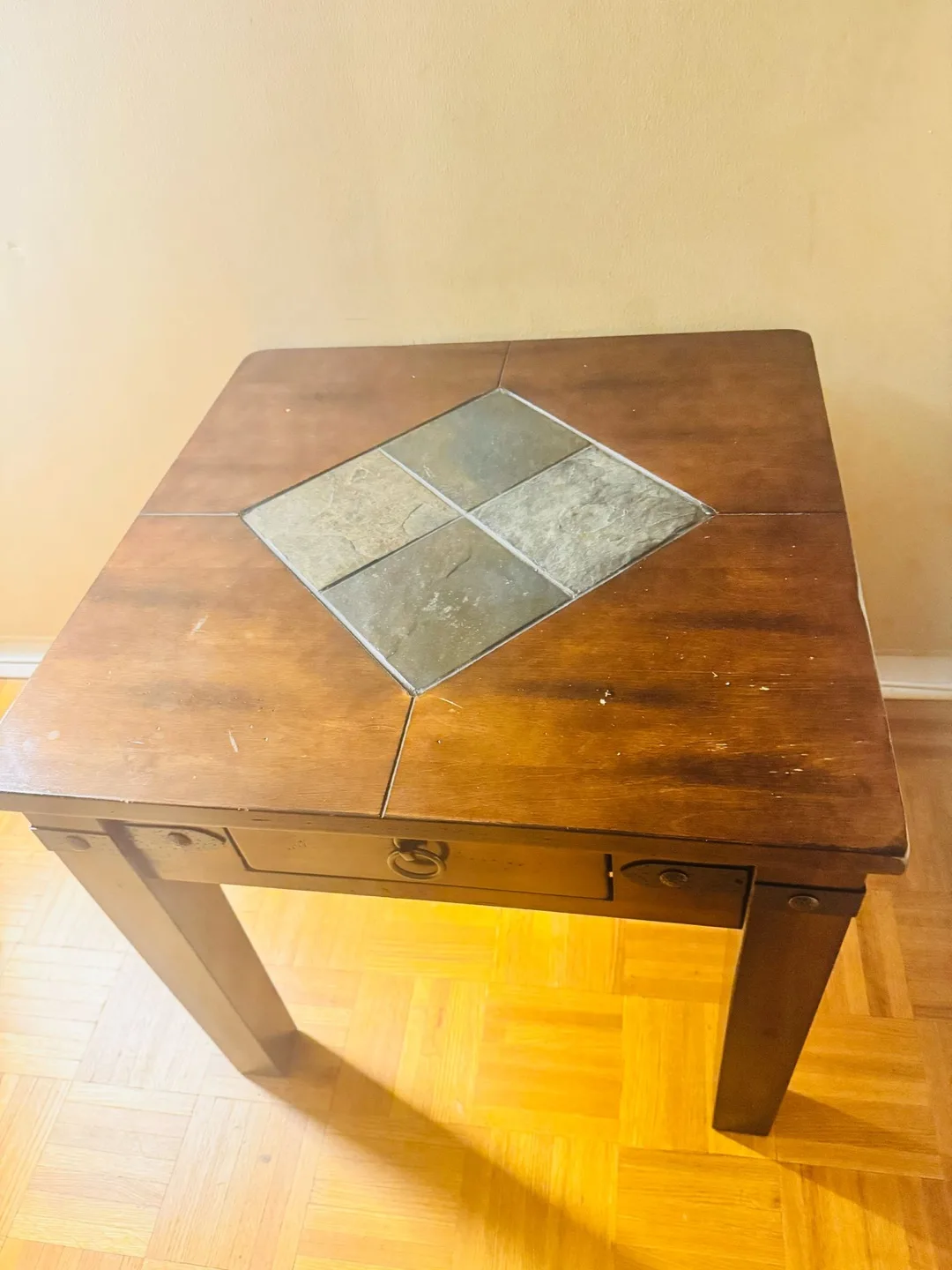 #freecycle Square End Table with Tile Top image indicator(2)