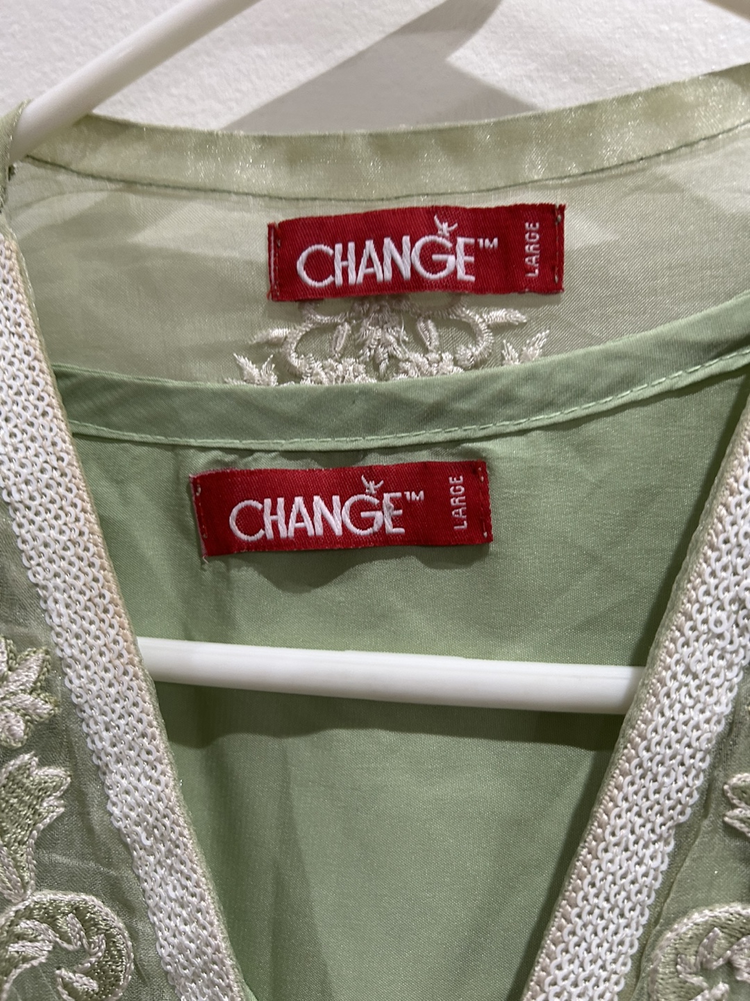 Women's CHANGE embroidered kurta and pants set - photo 2