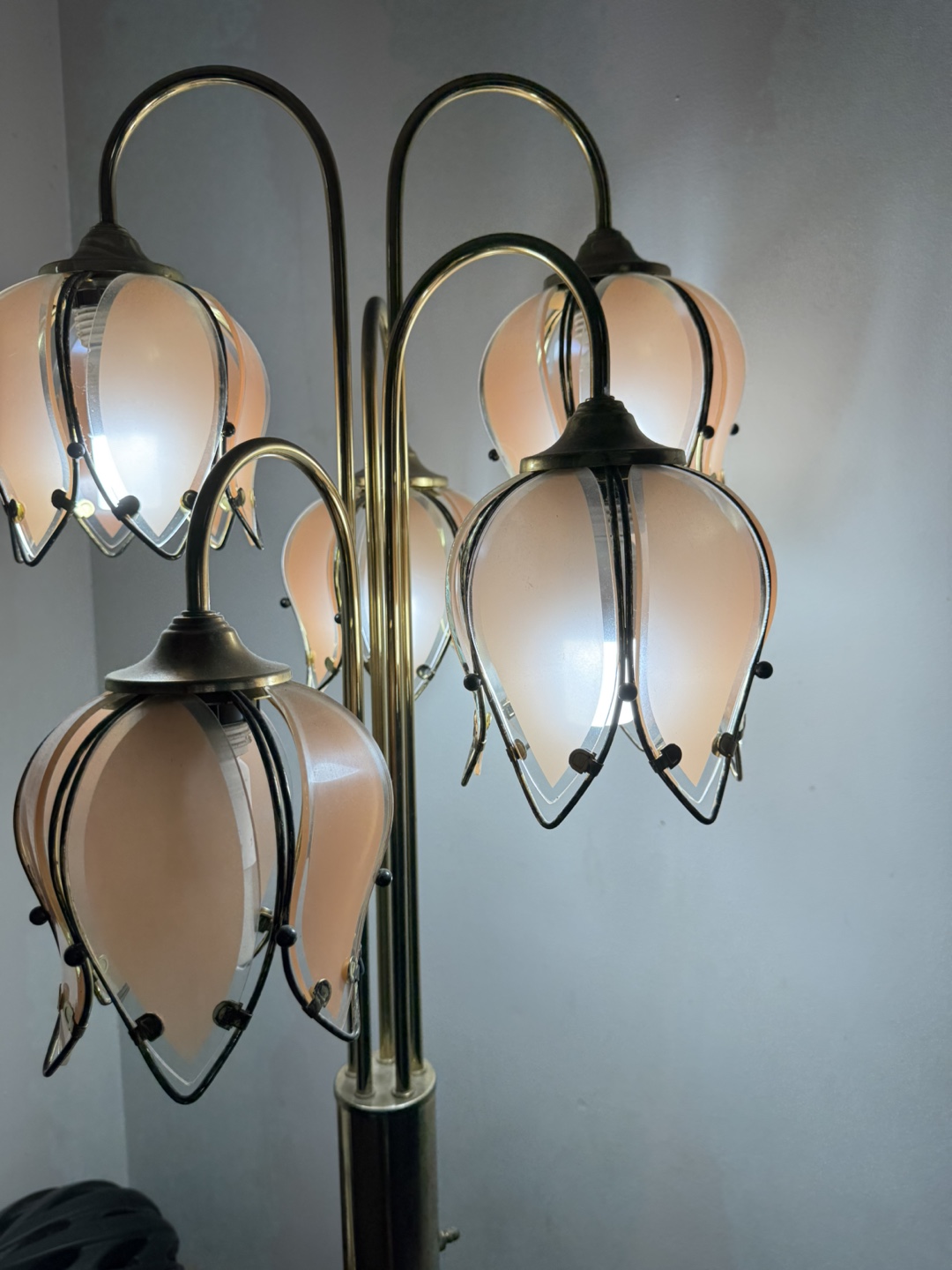 Vintage Brass 6-Light Floor Lamp with Tulip Shades