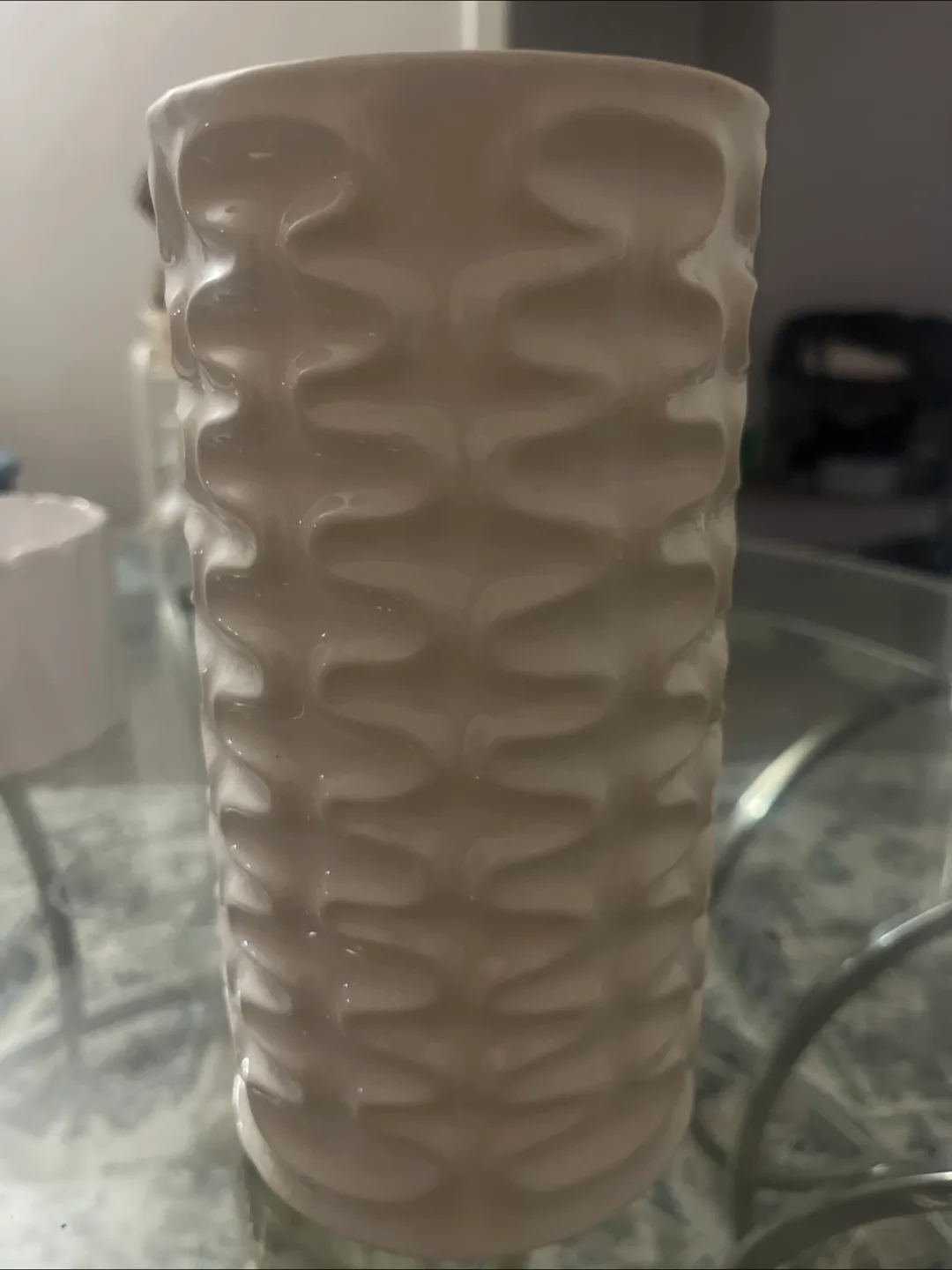 White Ceramic candle holder with Textured Design image indicator(5)