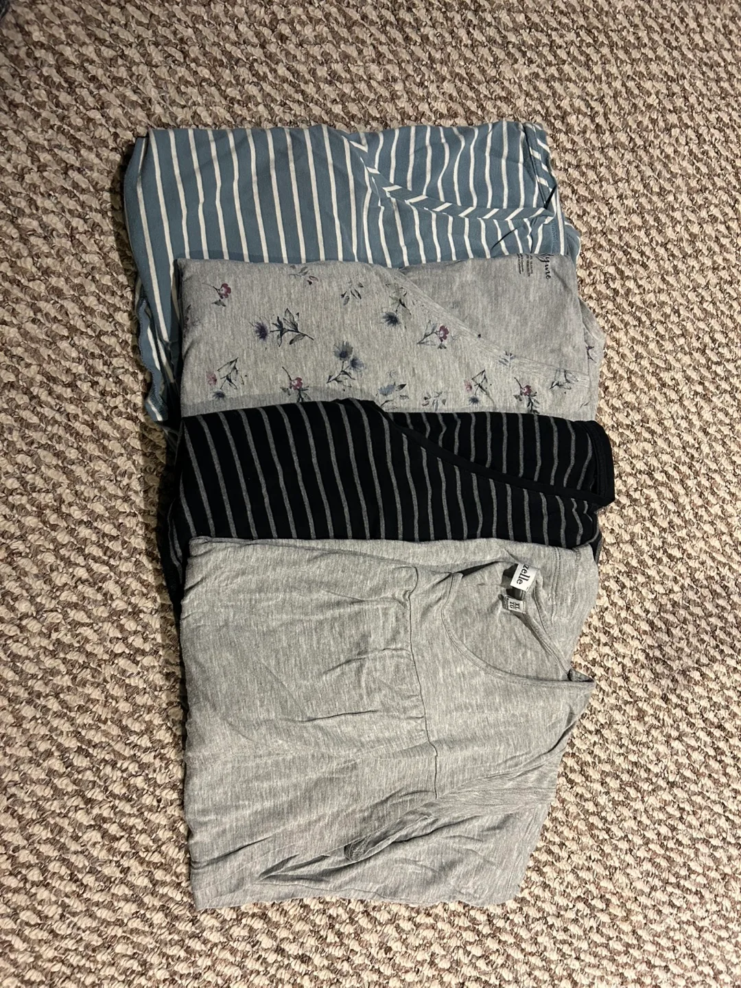 4 Maternity Nursing Tops size XL/XXL thumbnail