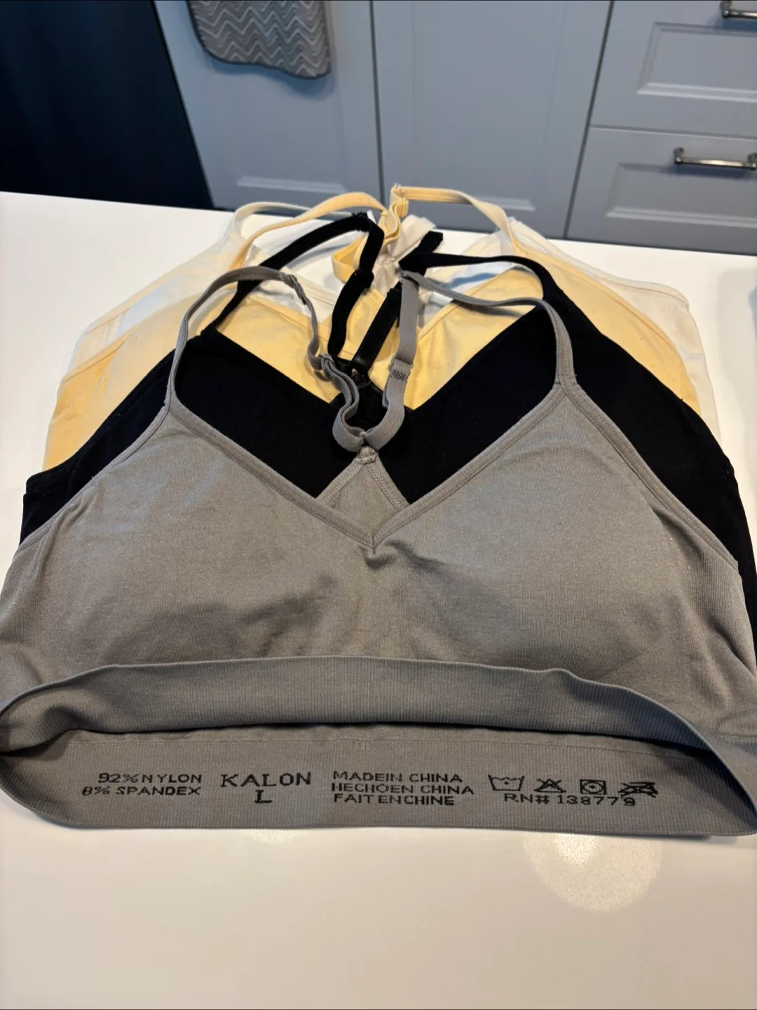 Free bundle: women’s tops & jacket image indicator(3)