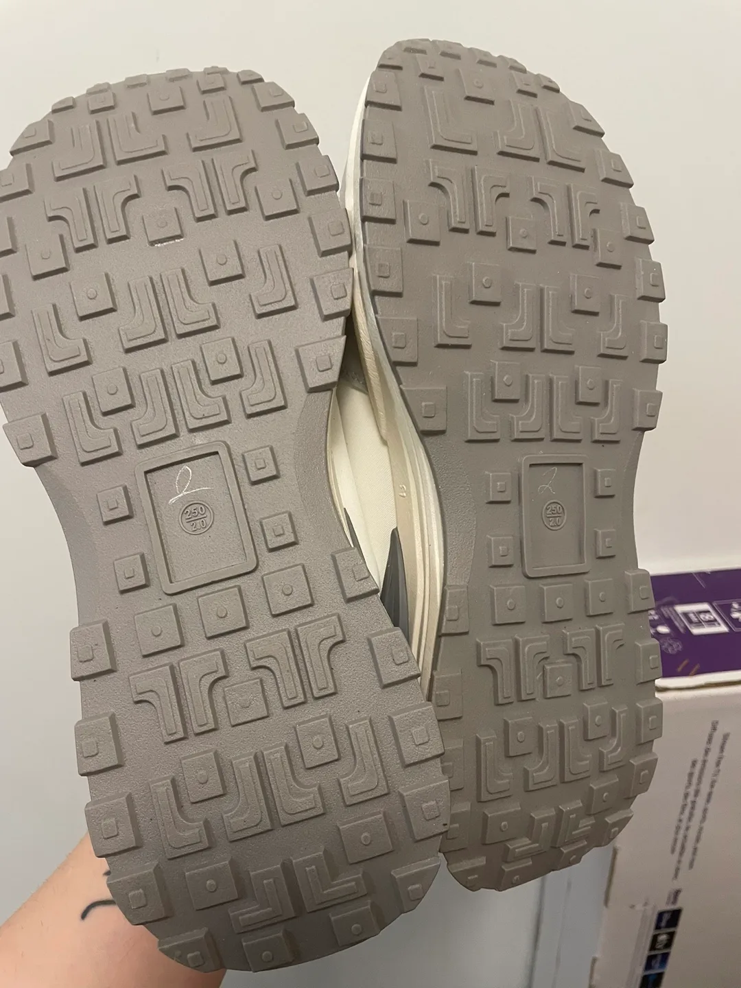 NKTE Grey and White Sneakers double laces image indicator(4)