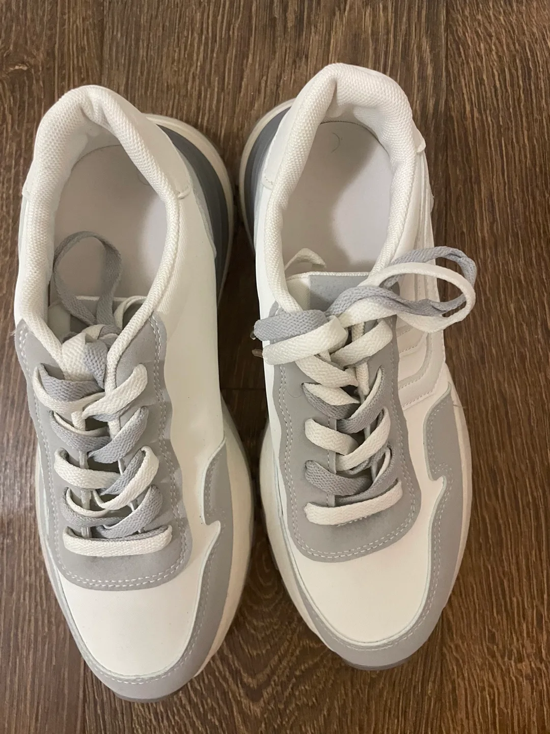 NKTE Grey and White Sneakers double laces image indicator(5)