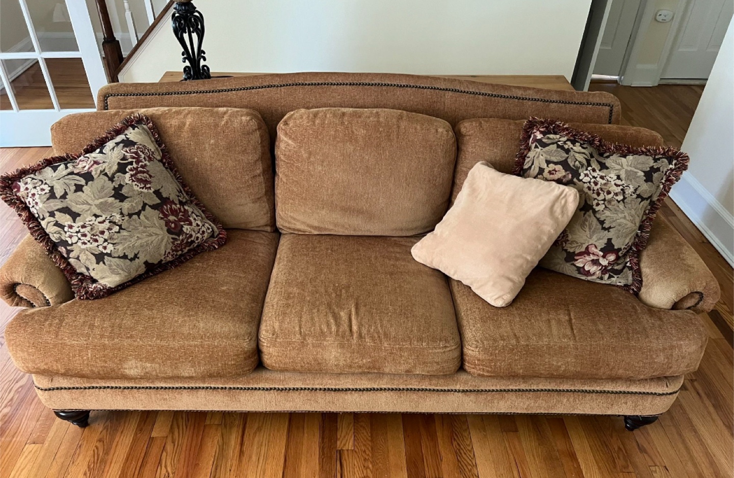 THOMASVILLE 3 PERSON SOFA - photo 2