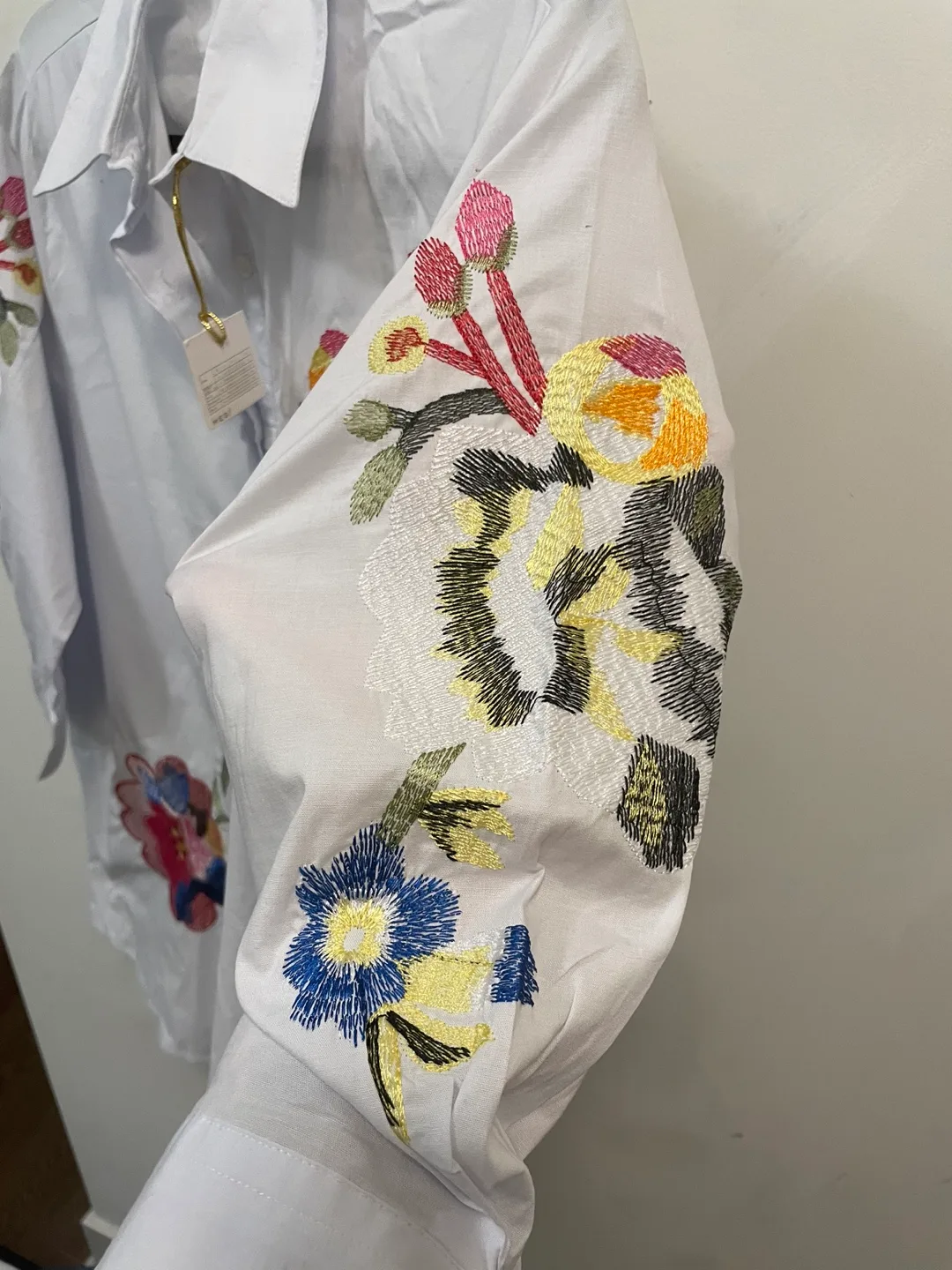 Unique Embroidered Blouse - Size M image indicator(5)
