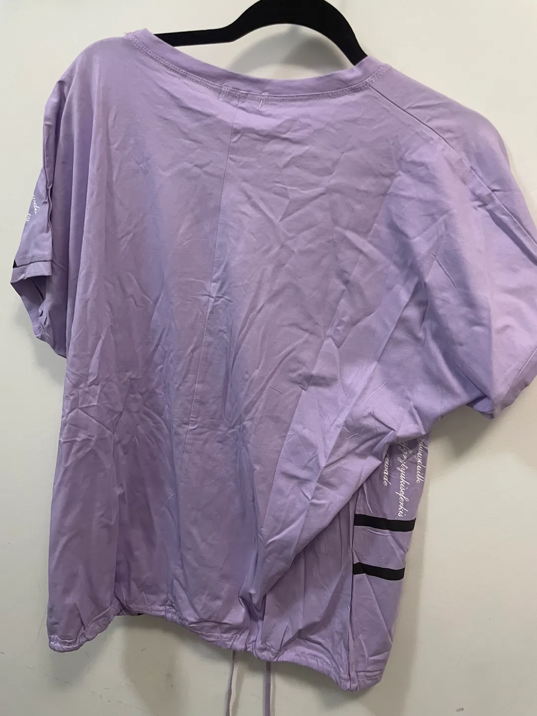 LeVisha Women's Lavender Large T-Shirt with Cat Design image indicator(4)