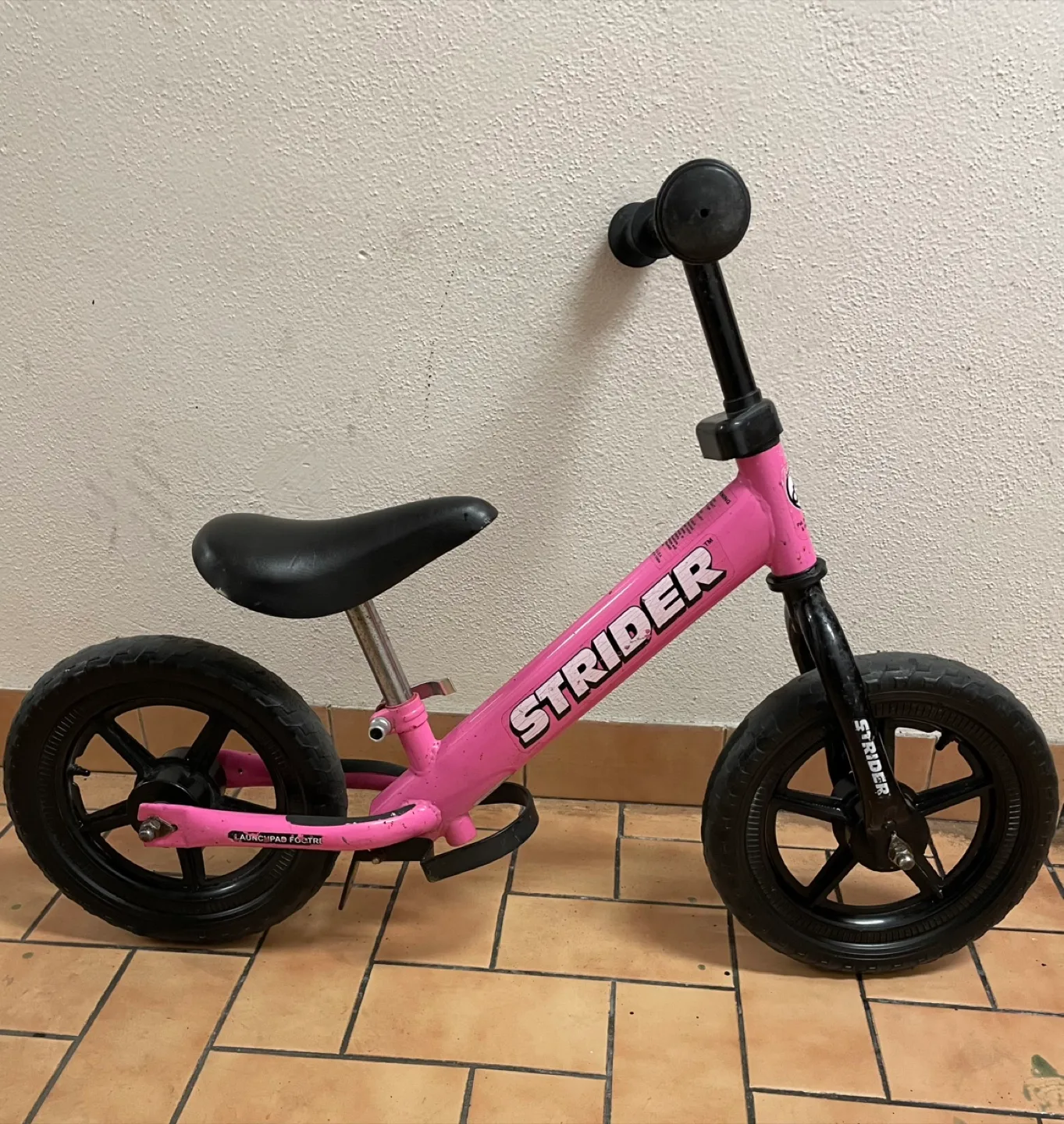Strider Balance Bike - Pink thumbnail