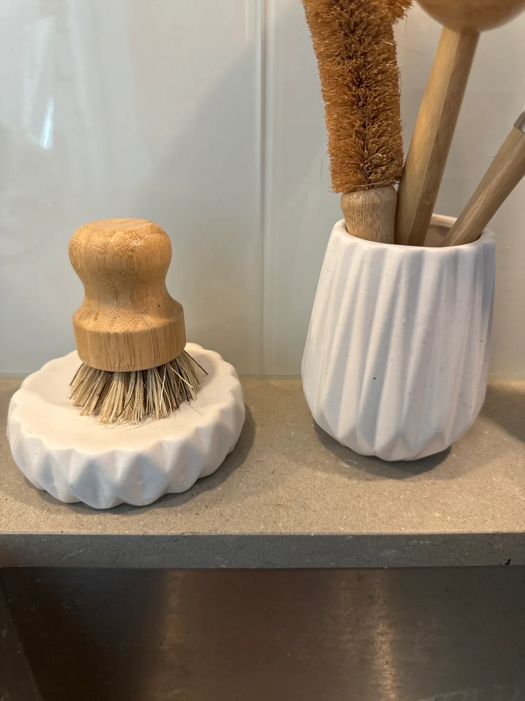 White Ceramic Soap Dispenser and Brush Holder Set image indicator(2)