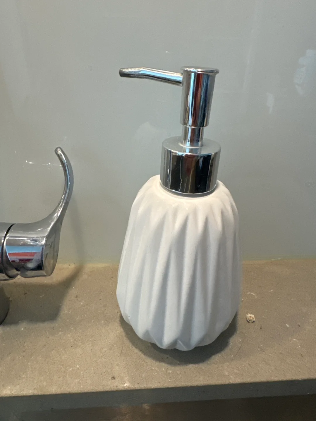 White Ceramic Soap Dispenser and Brush Holder Set image indicator(3)