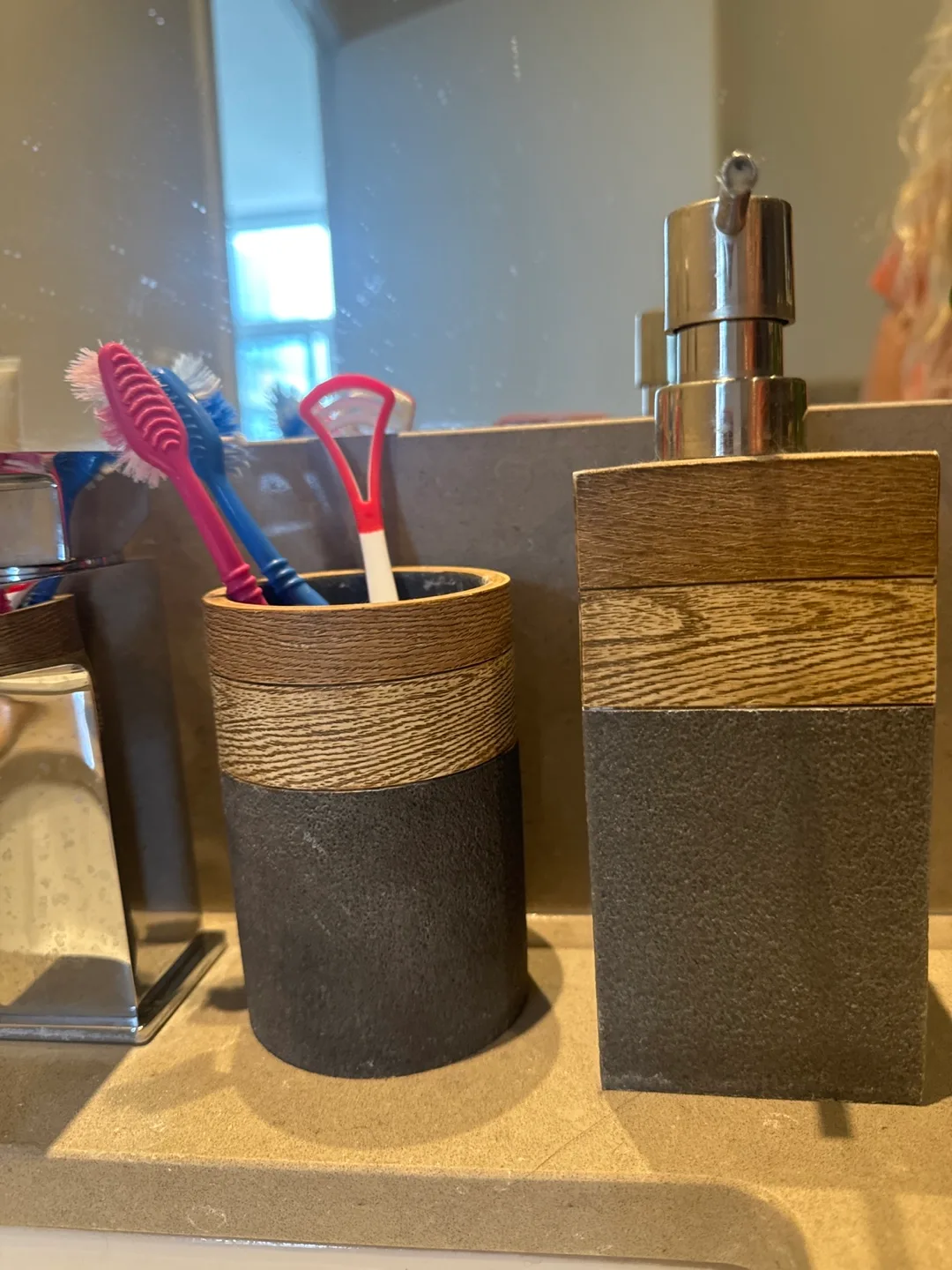 Bathroom Accessory Set - Soap Dispenser and Toothbrush Holder image indicator(2)