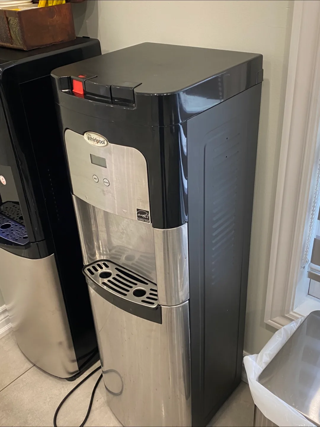 Whirlpool Bottom-Loading Water Cooler image indicator(2)