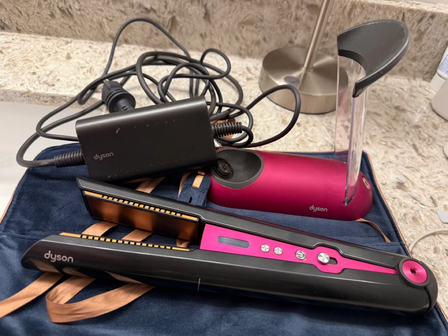 Dyson Corrale Hair Straightener with Stand & Case image indicator(2)