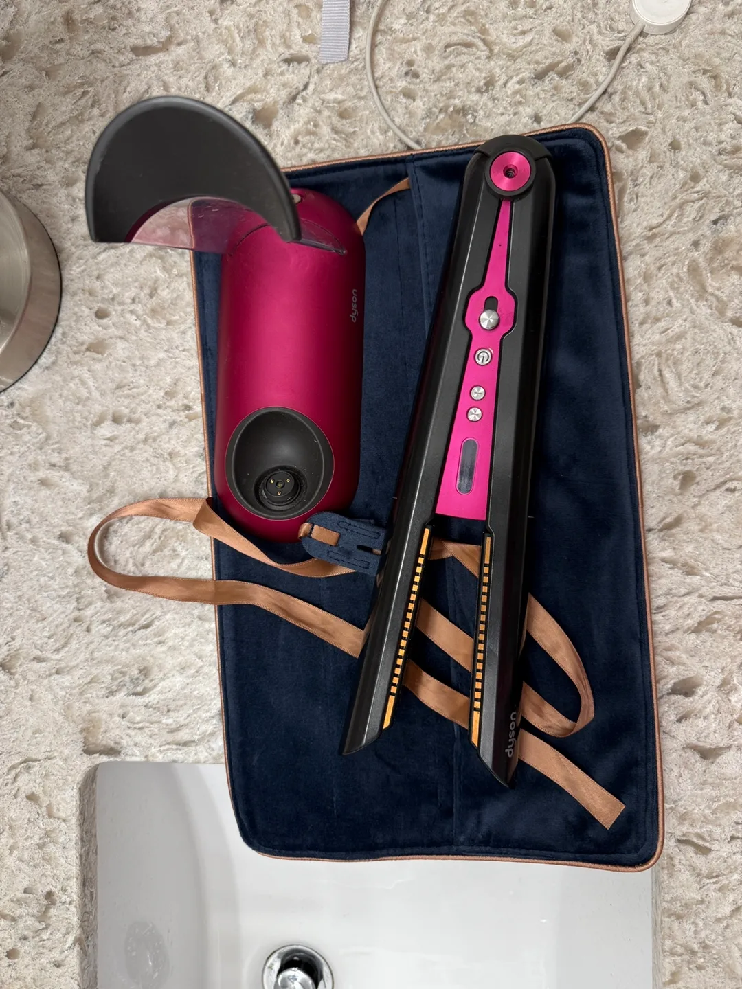 Dyson Corrale Hair Straightener with Stand & Case image indicator(4)