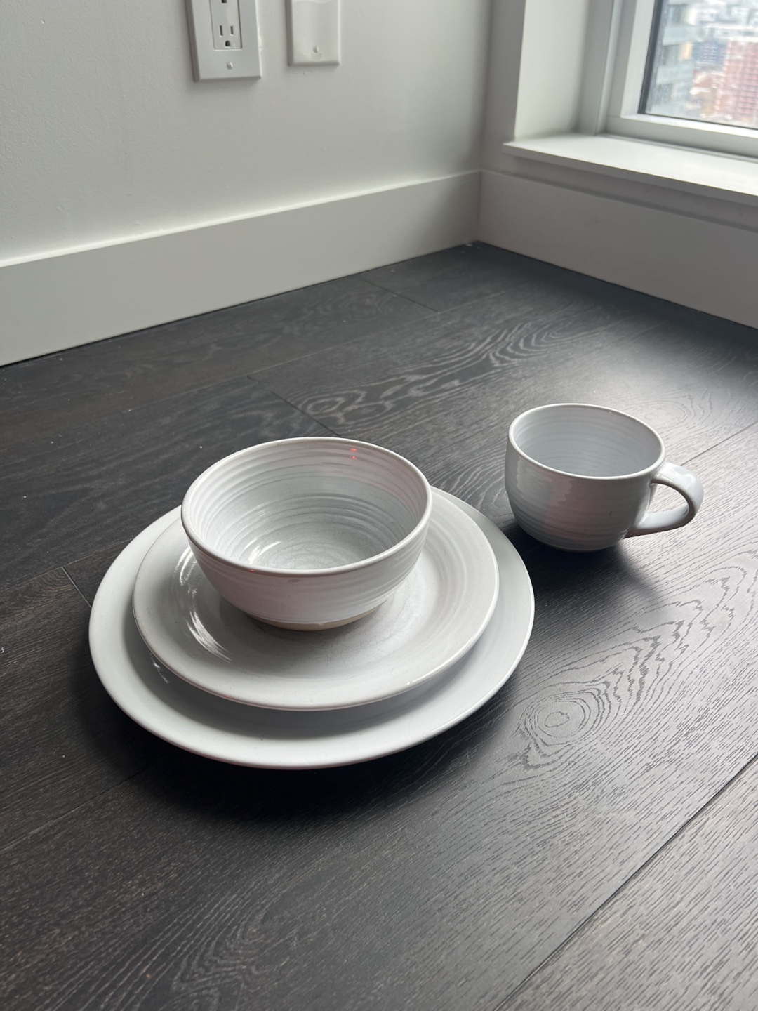 Pottery Barn ‘Quinn’ Dinnerware Set - photo 2