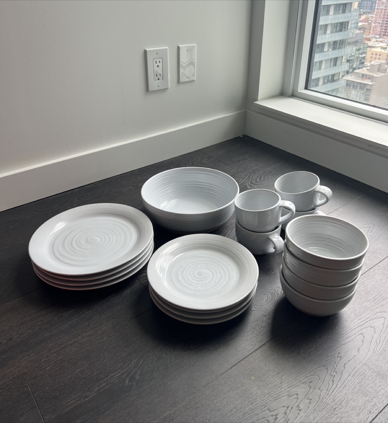 Pottery Barn ‘Quinn’ Dinnerware Set
