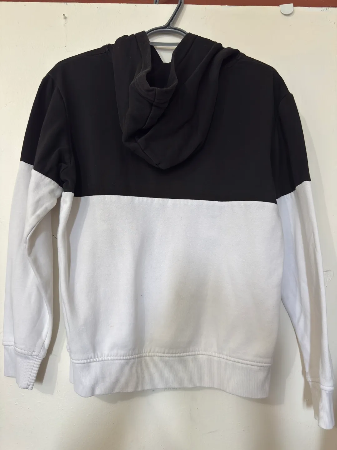 H&M Boys' Black and White Hoodie image indicator(2)