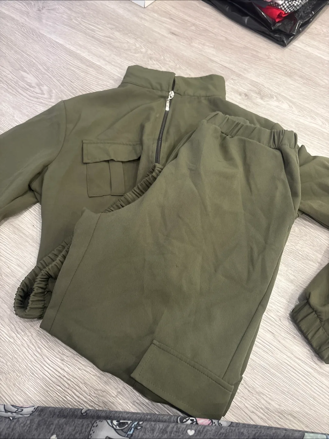 My Bee Olive Green Two-Piece Set Size L image indicator(2)
