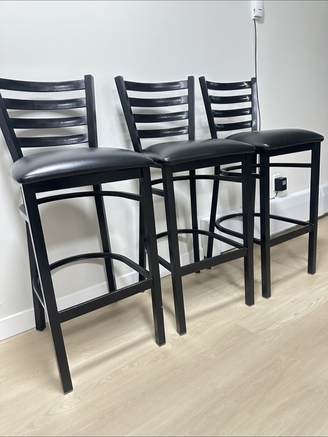 Set of 3 Black Bar Stools - photo 4