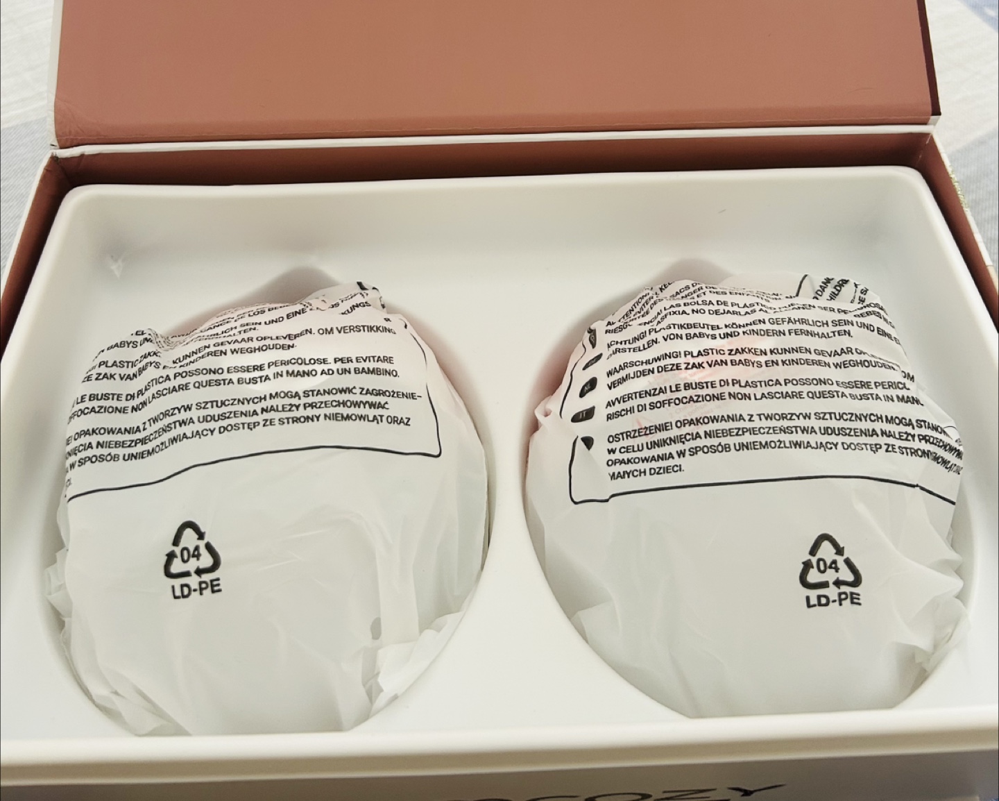 Momcozy M5 Hands-Free Wearable Breast Pump - New in Box - photo 2