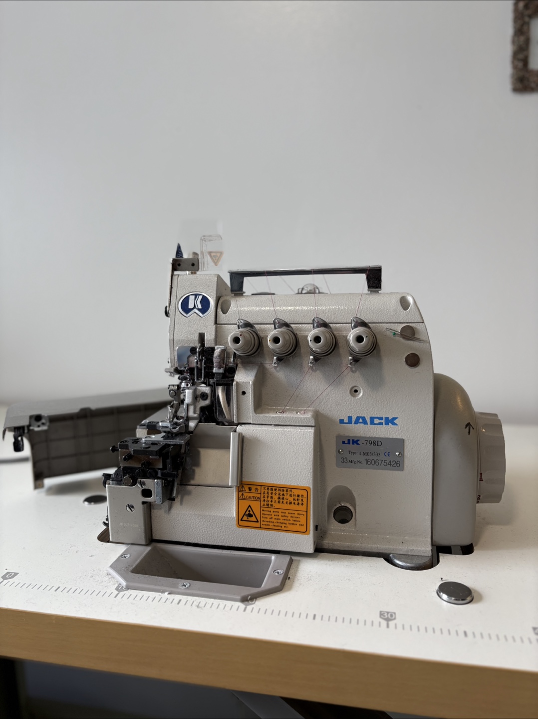 JACK JK-798D 4-thread Overlock Sewing Machine
