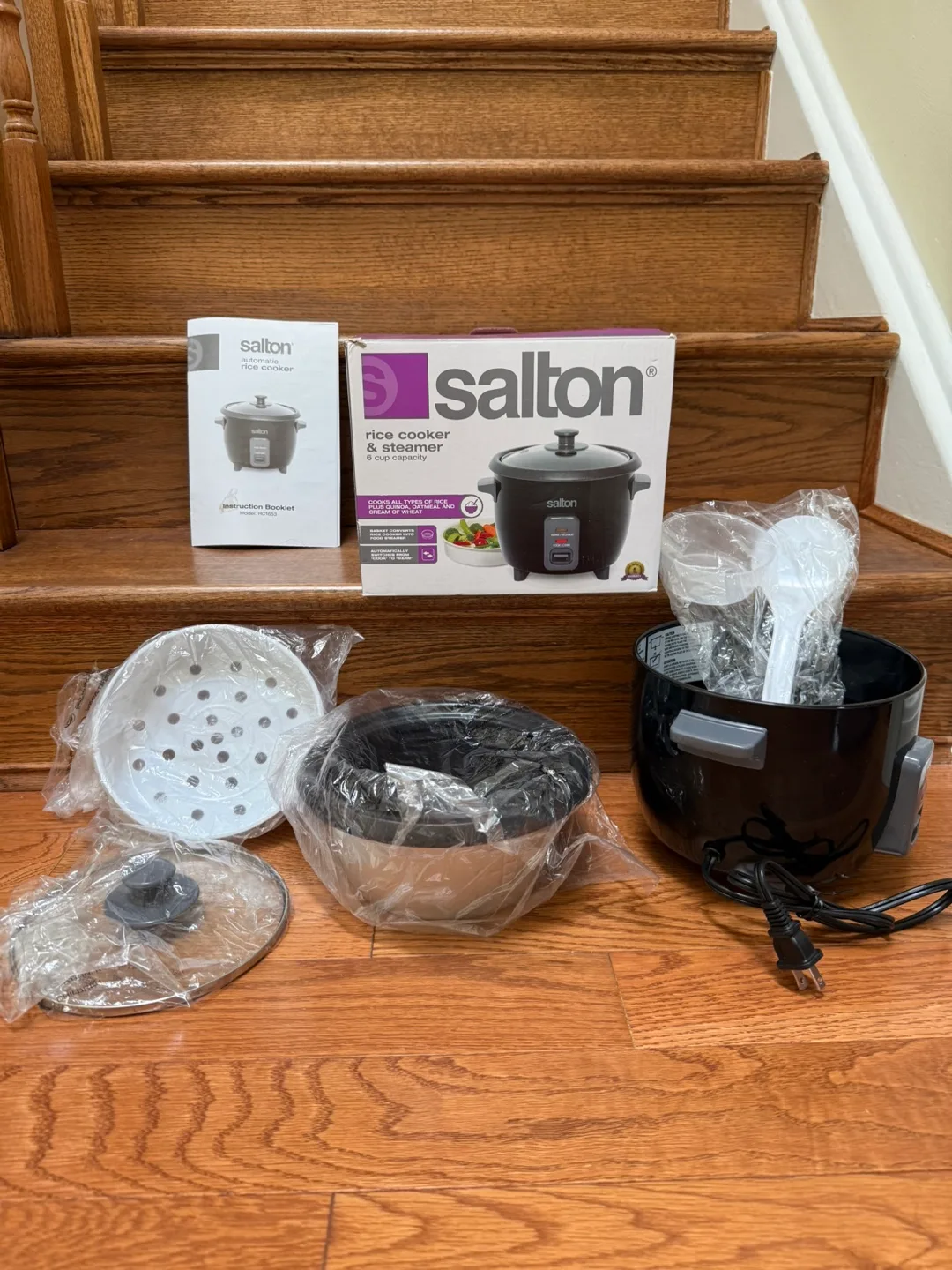 Salton 6-Cup Rice Cooker and Steamer thumbnail