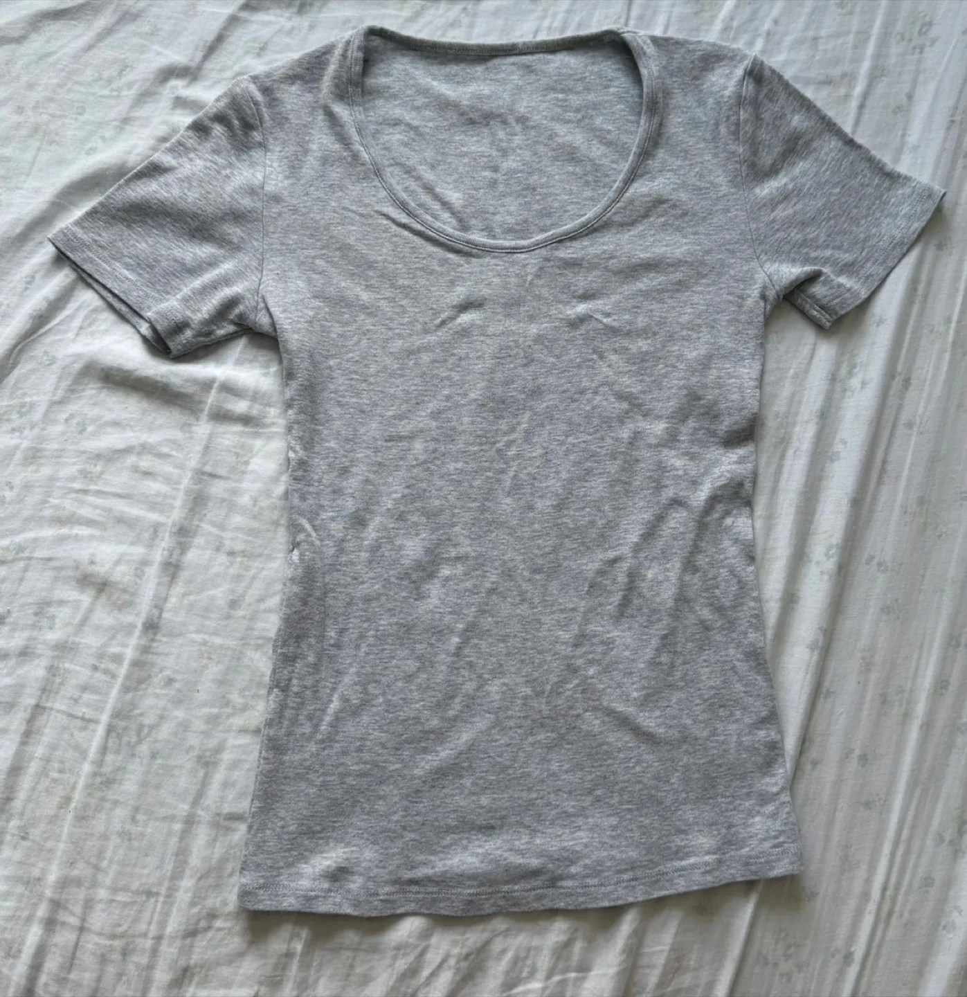 Grey UNIQLO Women's Short Sleeve T-Shirt thumbnail