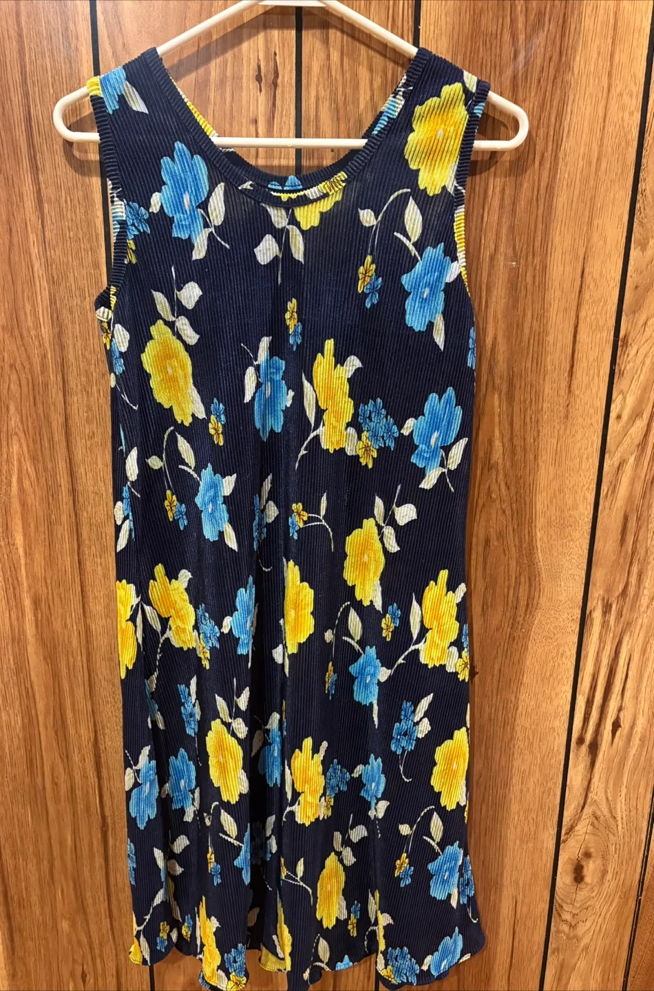Summer Dress (Large) (Good Condition) (FREE) thumbnail