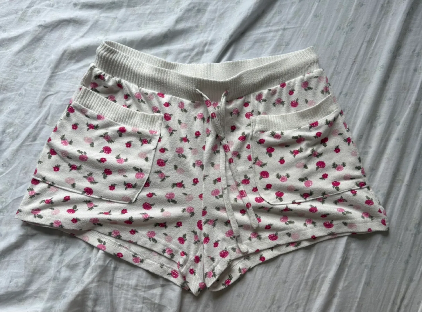 La Vie en Rose floral Pajama shorts thumbnail