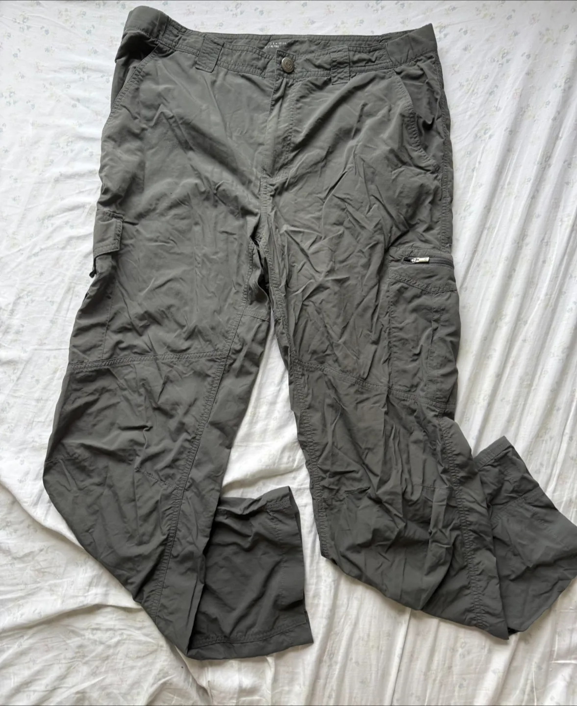 Columbia Cargo Hiking Pants thumbnail