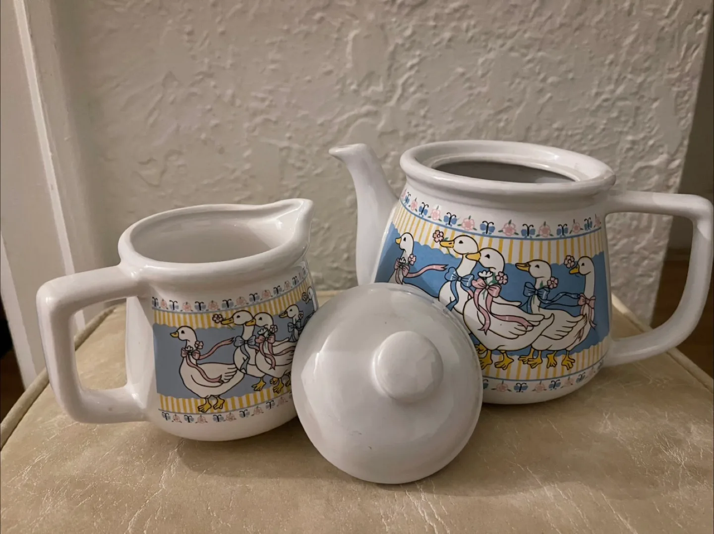 Adorable Duck Teapot and Creamer Set thumbnail
