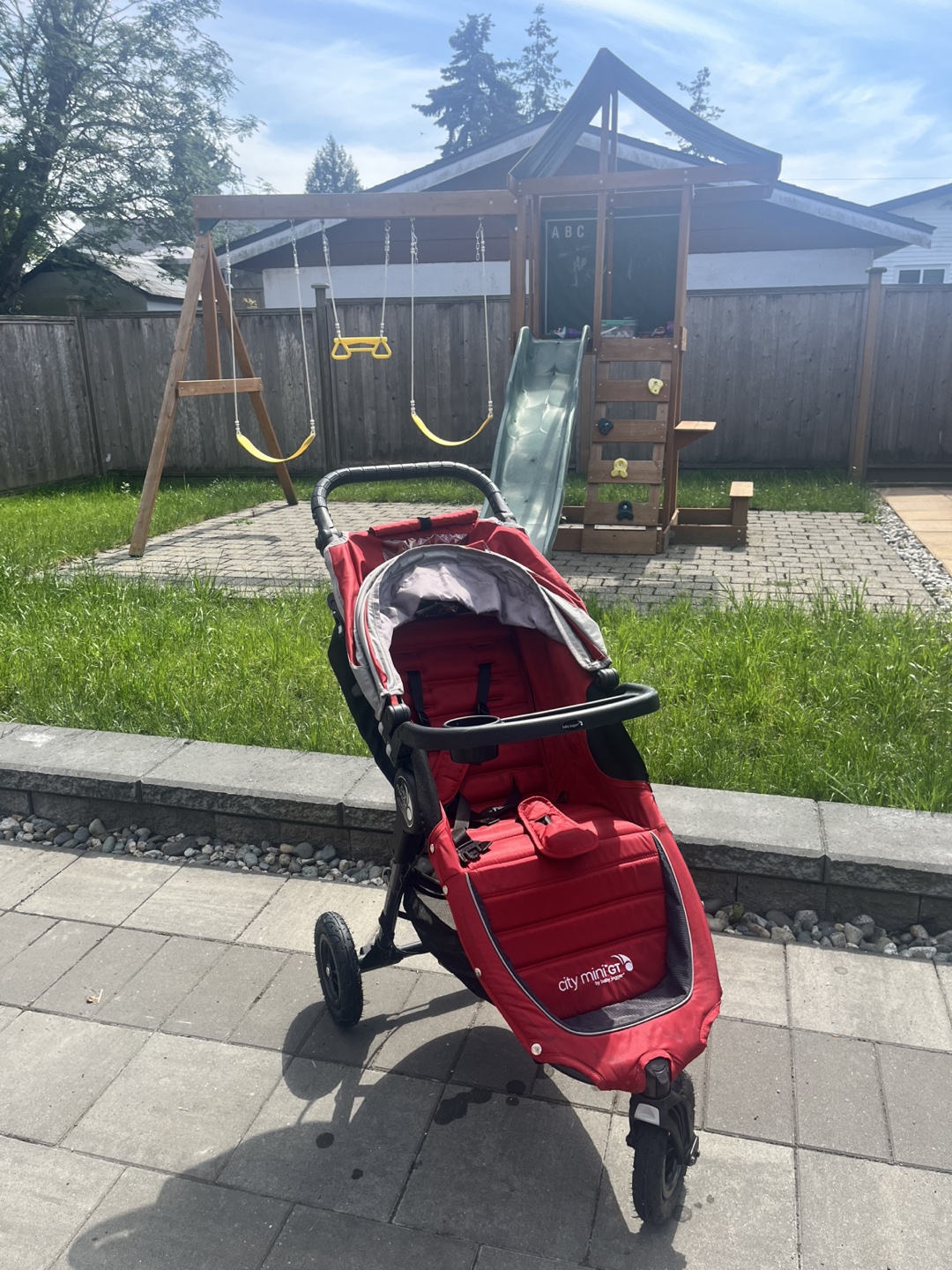 Stroller:  BABY JOGGER