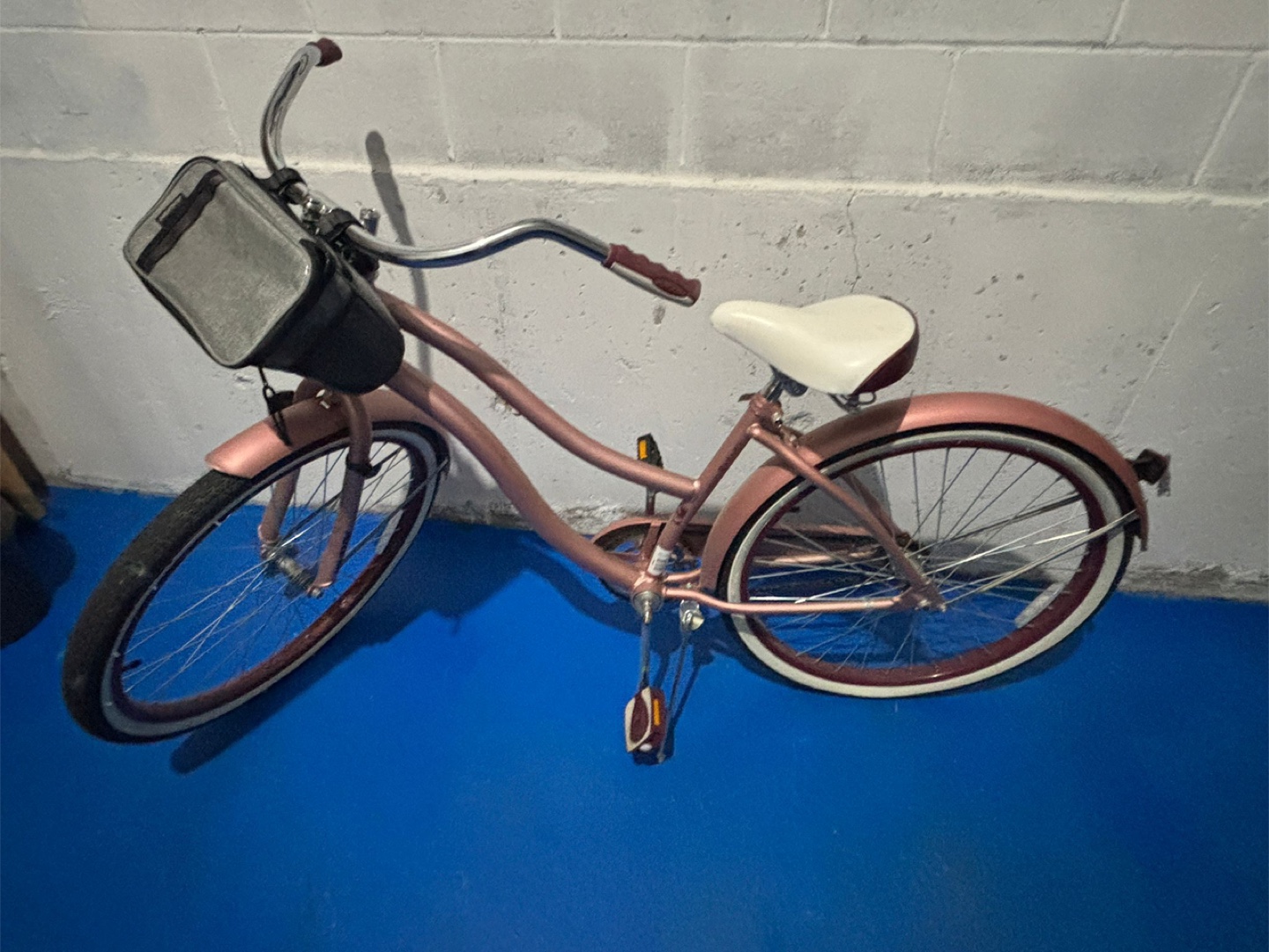 Huffy Women's Cruiser Bike - Rose Gold - photo 2