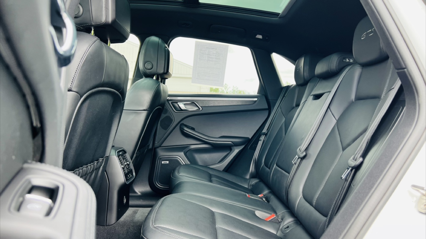 2017 Porsche Macan GTS - White - photo 4