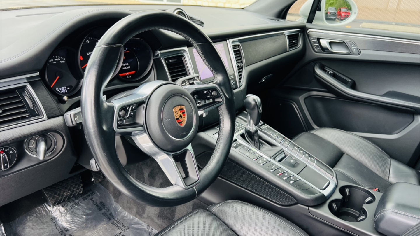 2017 Porsche Macan GTS - White - photo 2