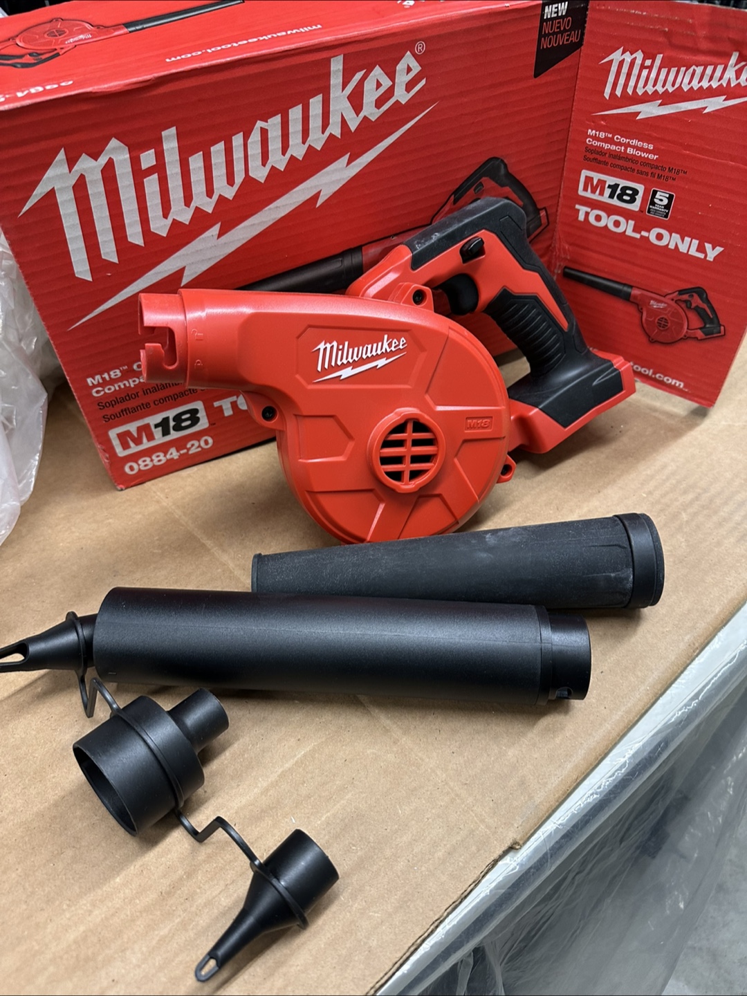 Milwaukee Tool M18 18V Lithium-Ion Cordless Compact Blower - photo 4