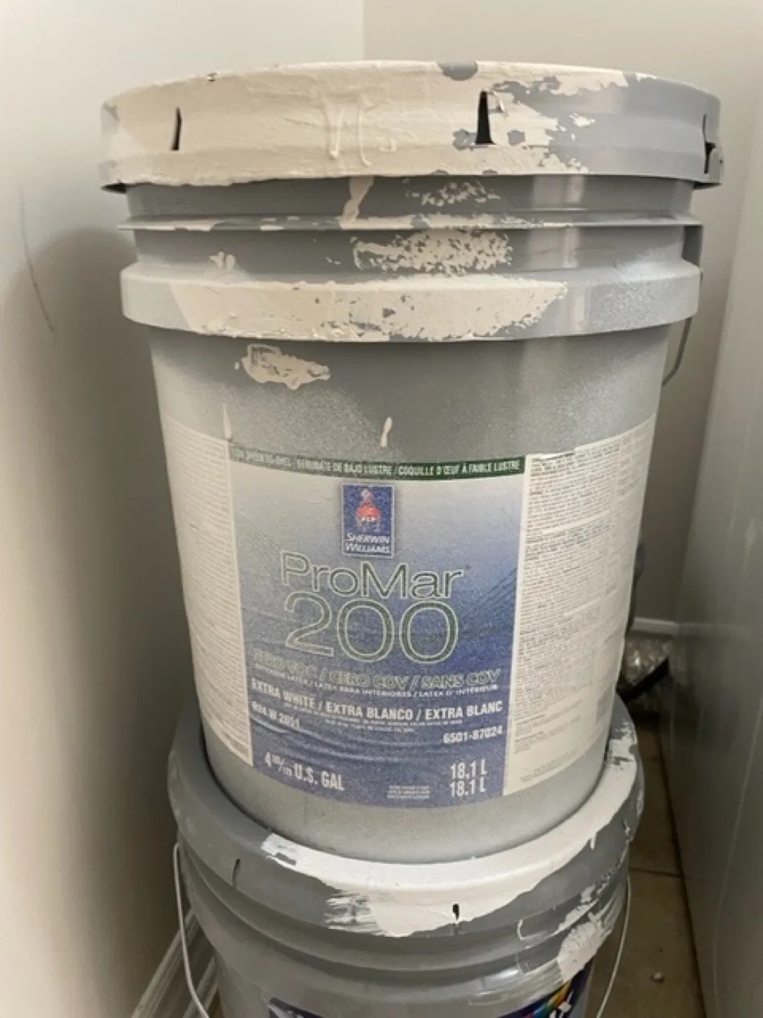 Assorted Paint - Dulux & Sherwin-Williams image indicator(6)