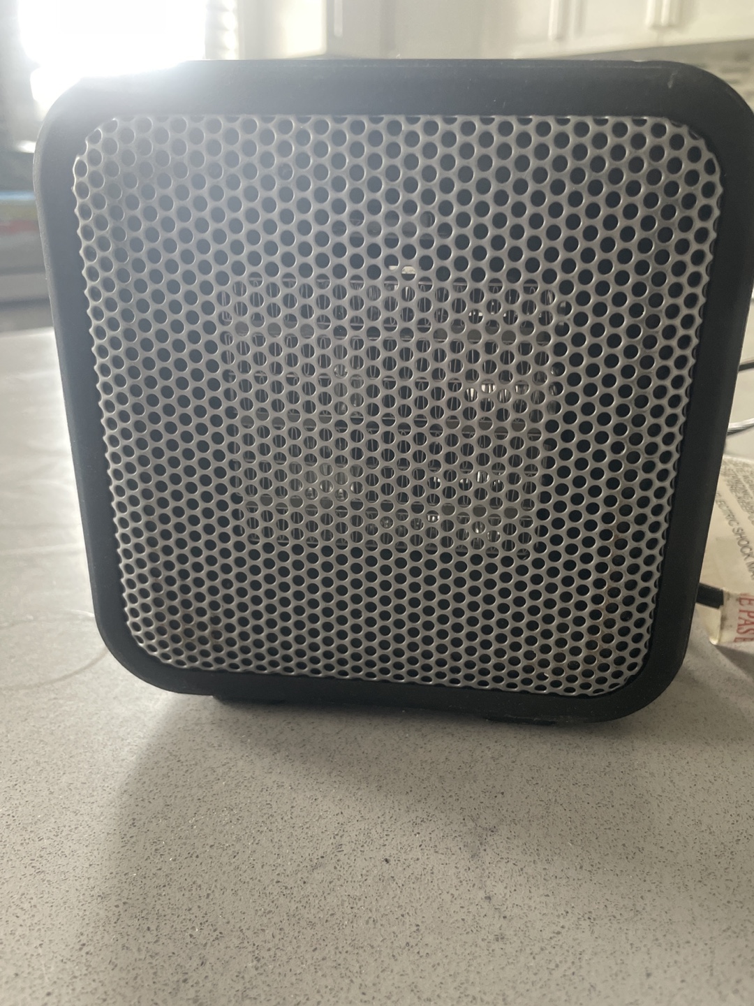 AmazonBasics Compact Fan Heater - photo 2