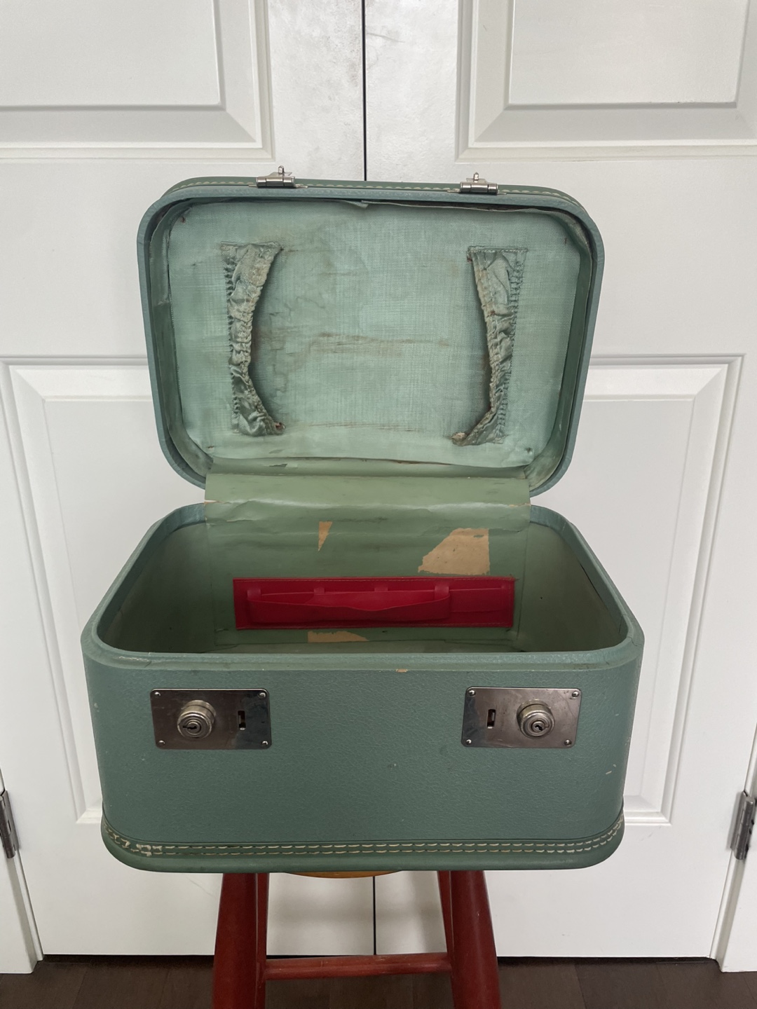 Vintage Green Train Case - photo 4